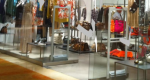 Beleggers moeten meer risico gaan dragen en dienstverlenend zijn aan detailhandelaars. Huurcontracten worden steeds meer gekoppeld aan detailhandelsomzet. Dat staat in de retail special ‘Samen winnen’ van vastgoedadviseur Jones Lang...