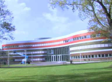 Nederland snakt naar Frisse Scholen De volgende cases worden in de video besproken: het Christian Huygens College in Eindhoven en de Odyzee school in Goes. Cases De school in Eindhoven bespaart op jaarbasis 130 duizend...