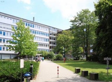 Imtech sleept energie-orders binnen in Duitse zorgsector Technisch dienstverlener Royal Imtech heeft een Duitsland nieuwe orders ter waarde van dertig miljoen euro afgesloten in de Duitse zorgsector. Het bedrijf merkt een toenemende behoefte energie-efficiëntere toepassingen bij ziekenhuizen,...