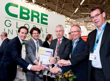 Vastgoedadviseur CBRE heeft een BREEAM-NL Bestaande Gebouw en Gebruik certificaat ontvangen voor de Beurstraverse en de Passage in Rotterdam, in de volksmond ook wel ‘de Koopgoot’ genoemd. Het is het...