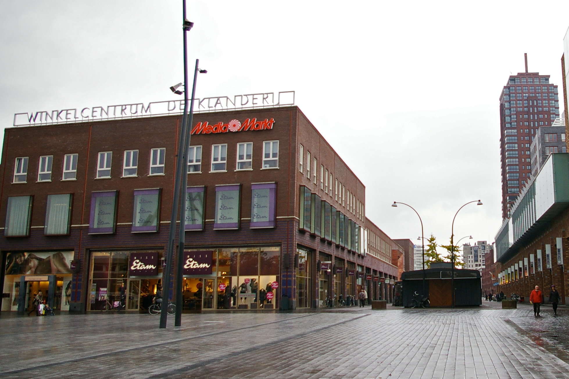 ASR sluit Green Leases, Corio kiest Unica voor WKO Hoog Catherijne Vastgoedbelegger ASR heeft twee duurzame huurcontracten afgesloten met chocoladewinkel Villa Chocola en modeketen Ulla Popken, beiden uit Enschede. Corio heeft Unica Ecopower gekozen voor de exploitatie van de installatie voor...