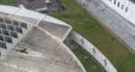 Studenten onderzoeken kansen dakmoestuin Begin september onderzoeken studenten Bouwkunde van hogeschool Windesheim de kansen voor een dakmoestuin op een aantal prominente gebouwen in het centrum van Almere. Naast het dak van het stadhuis wordt...